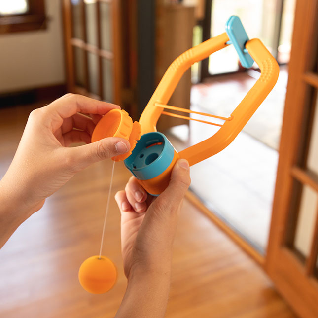 Fat Brain Toys - Door Pong